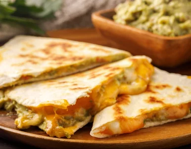 Miniatura: Gotowe placki, trzy dodatki i pyszna...