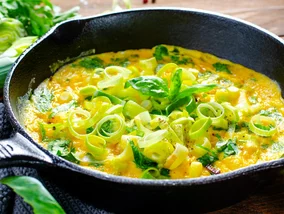 Miniatura: Podsmażam tanie warzywo i dodaję jajka....