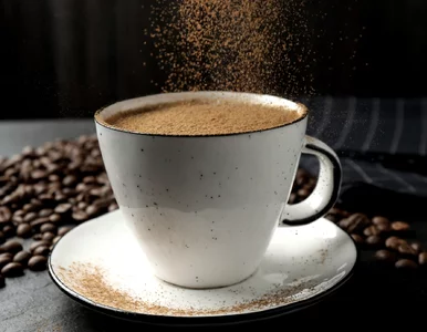 Miniatura: Wsyp pół łyżeczki do porannej kawy. Pomaga...