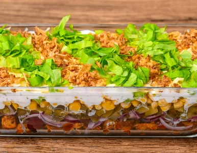 Miniatura: Sałatka gyros, która zachwyci każdego....