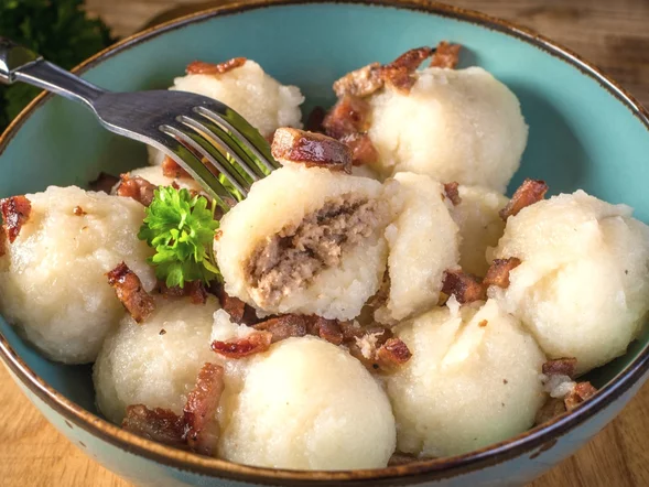 Miniatura: Biorę mięso z rosołu i robię z niego obiad...