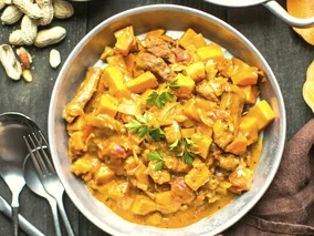 Miniatura: Kroję pierś z kurczaka i duszę z 3...