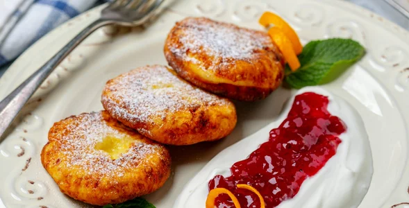 Miniatura: Składniki mieszam łyżką i smażę na...