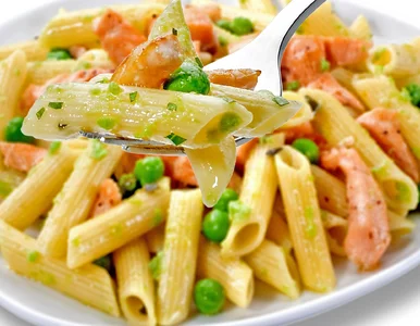 Miniatura: Kroję łososia i łączę z 3 składnikami. Ten...