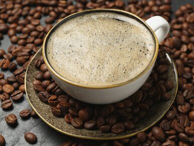 Miniatura: Wsypuję pół łyżeczki zamiast cukru do...