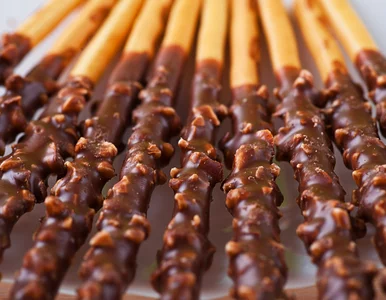 Miniatura: Zwykłe paluszki zamieniam w czekoladową...