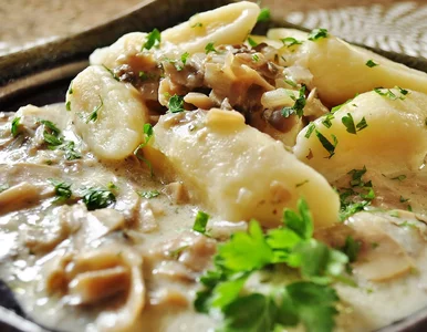 Miniatura: Z wczorajszych ziemniaków robię kolację,...