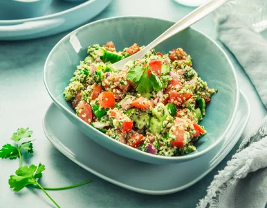 Miniatura: Zalewam kaszę wrzątkiem i mieszam z...