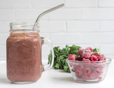 Miniatura: Ten pyszny koktajl na płaski brzuch ratuje...