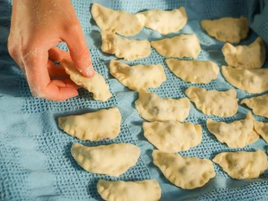 Miniatura: Ciasto na pierogi robię starą metodą 1:1....