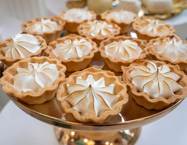 Miniatura: Gotowe korpusy zamieniam w ciastka lepsze...