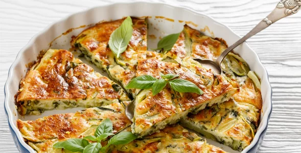 Miniatura: Ścieram cukinię i łączę z prostą masą....