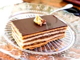 Miniatura: Wafle smaruję pyszną masą i polewam czekoladą