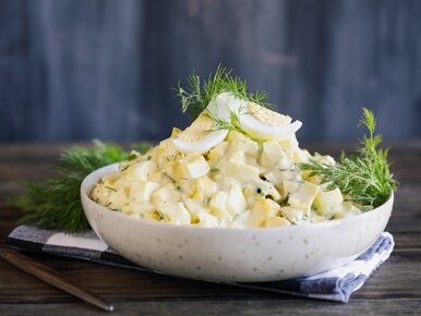 Miniatura: Z gotowanych jajek zrobisz sycącą sałatkę....