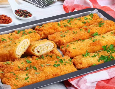 Miniatura: Zawijam kurczaka i ser w tortillę i...