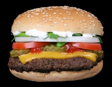 Przyrządzono największy hamburger świata. Ważył sto kilogramów