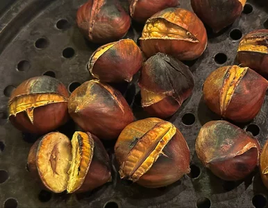 Miniatura: Podjadam je wieczorami zamiast orzechów....