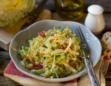 Miniatura: Do pekinki dorzucam chrupiące kosteczki....