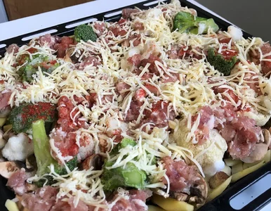 Miniatura: Nie formuję już kotletów. Kładę mięso...