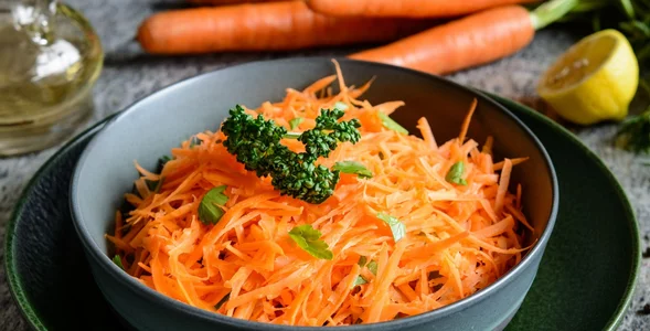 Miniatura: Tę surówkę pamiętasz z dzieciństwa. Z...