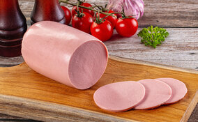 Miniatura: Blenduję kurczaka i przelewam do butelki....