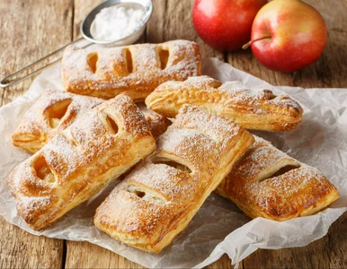 Miniatura: Gotowe ciasto, popularne owoce i pół...