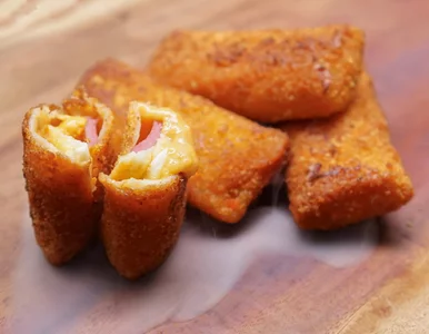 Miniatura: Biorę plaster szynki i kawałek sera. Po...