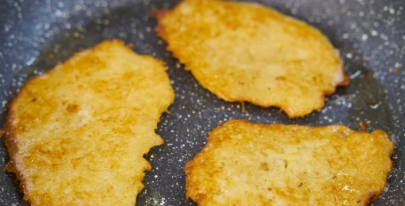 Miniatura: Chrupiące placki bez tarcia ziemniaków....