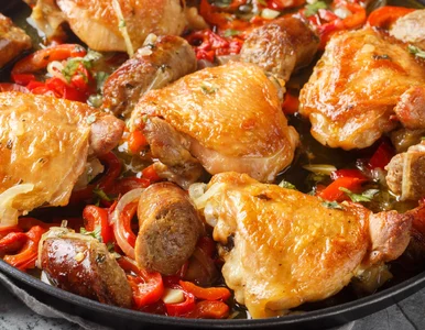 Miniatura: Wrzucam kurczaka do jednego naczynia i...