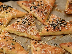 Miniatura: Nie kupuję już krakersów. Robię je w 20...