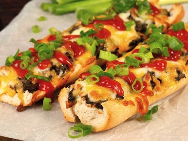 Miniatura: Zapiekanki jak z budki w PRL. Farsz z 3...