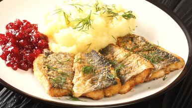 Miniatura: Śledzie smażę na oleju z jedną łyżką tego...