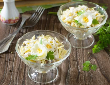 Miniatura: Nie stawiam wielkiej michy na stole. Ta...