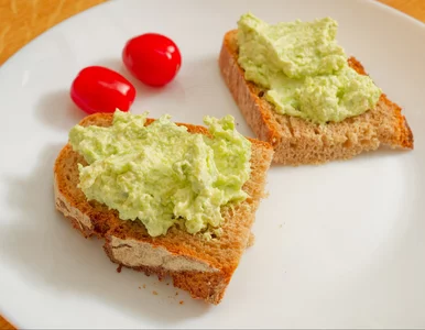 Miniatura: Rano smaruję chleb tą pastą i nie kupuję...