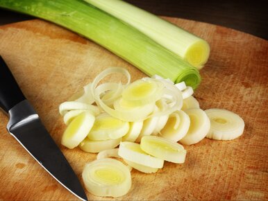 Miniatura: Kroję por i ścieram dwa dodatki. Ta zdrowa...