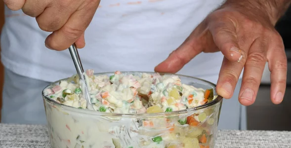 Miniatura: Sałatki jarzynowej na Wielkanoc nie robię...