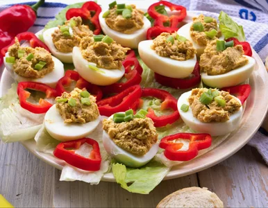 Miniatura: Otwieram puszkę i robię jajka na ostatnią...