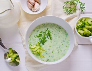Zimna zupa ogórkowa z jogurtem i koperkiem – idealna propozycja na upały
