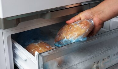 Miniatura: Nie rozmrażaj tak mięsa. Ten błąd może...