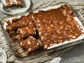 Miniatura: Sypię gotowe pianki 
na gorące brownie....