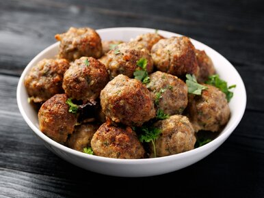 Miniatura: Biorę kubeczek z lodówki i dodaję do...