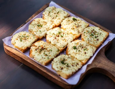 Miniatura: Nigdy nie wyrzucam resztek chleba. Robię...