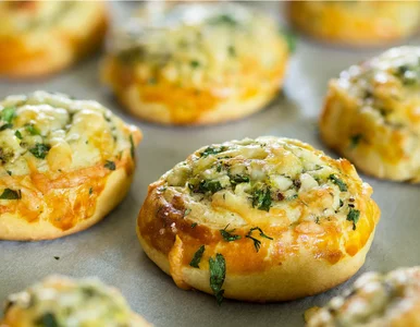 Miniatura: Te bułeczki wygrywają ze sklepowymi. Jeden...