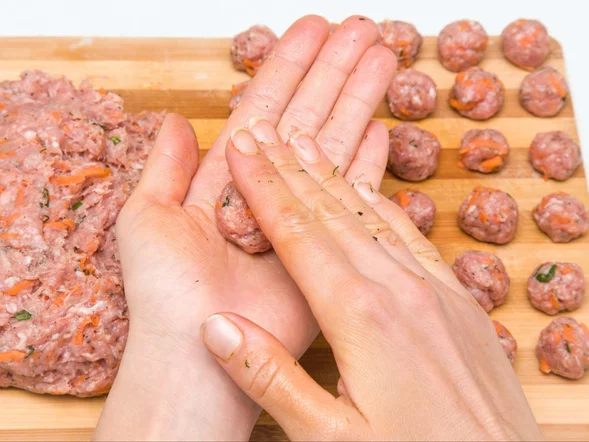 Miniatura: Do pulpetów ścieram to warzywo. Są...