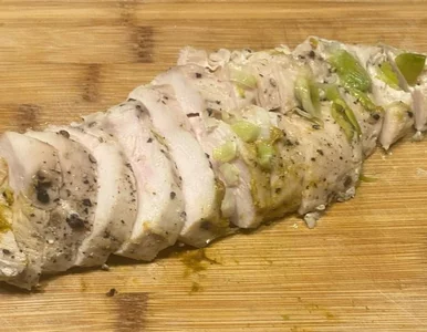 Miniatura: Ten kurczak leży całą noc w porze. Po...