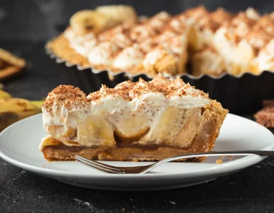 Miniatura: Krem, jeden owoc i prosty spód z...