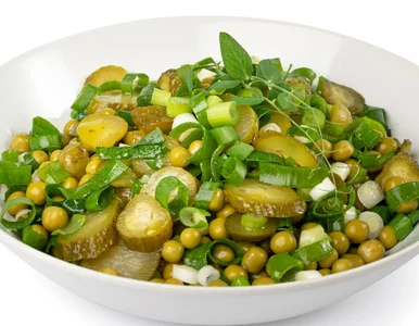 Miniatura: Ekspresową sałatkę do obiadu robię z dwóch...