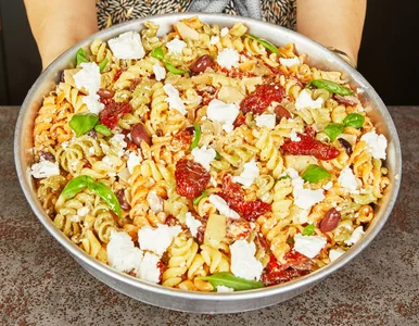 Miniatura: Ekspresową sałatkę na andrzejki robię z...