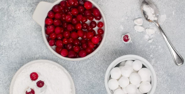 Miniatura: Ludzie kupują żurawinę kilogramami, aby...