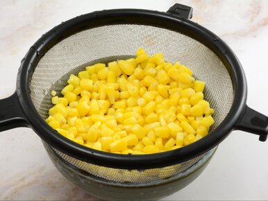 Miniatura: Żółta sałatka była hitem każdej imprezy....